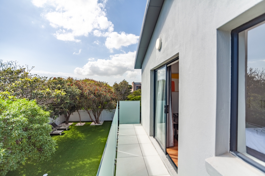 8 Bedroom Property for Sale in Milnerton Ridge Western Cape